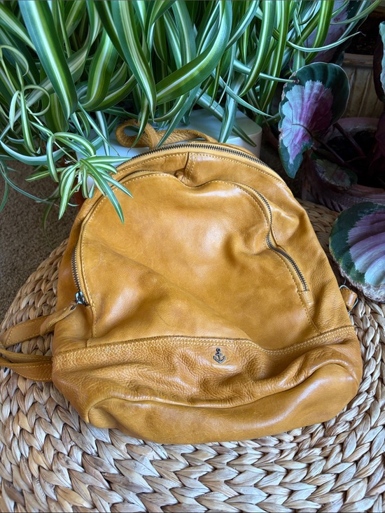 Harbour & 2nd full grain Leather Mustard Yellow Everyday Backpack main image 10